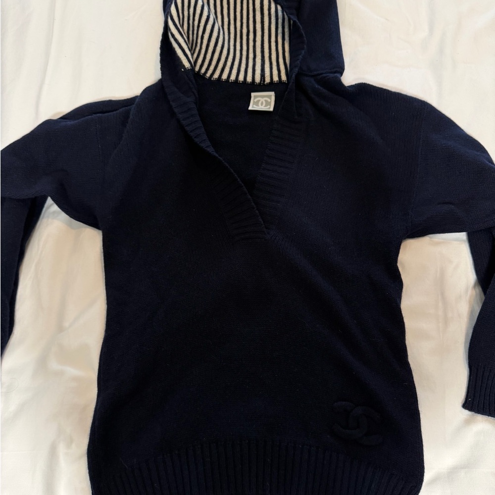 ☀️🏝️ CHANEL Dark Blue Sweater with Striped Hood
